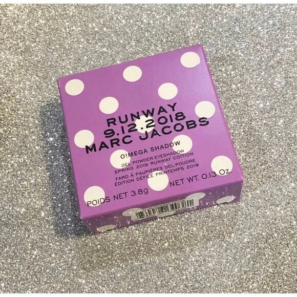 Marc Jacobs O!Mega Shadow Violet 620 Omega Gel Powder Eyeshadow Runway 2018 - Picture 3 of 5